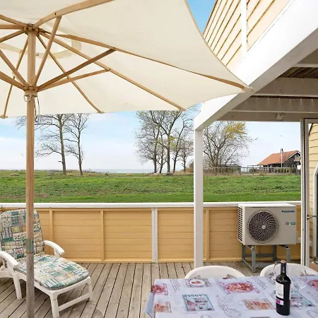 4 Person In Gedser-by Traum *